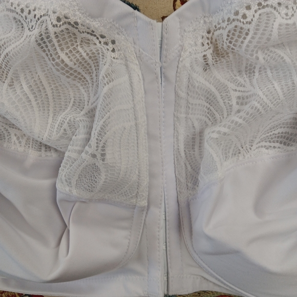 Glamorise Full Figure Plus 50G Magic Lift Lace Front-Closure White BRA - Picture 3 of 7